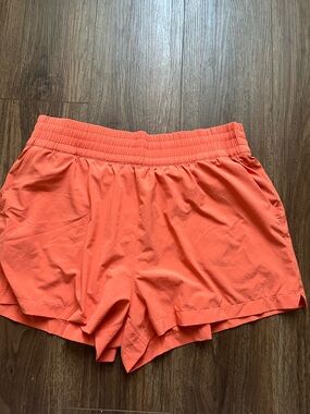 Athleta Weekender  Elastic Waist Coral Shorts 4 in
